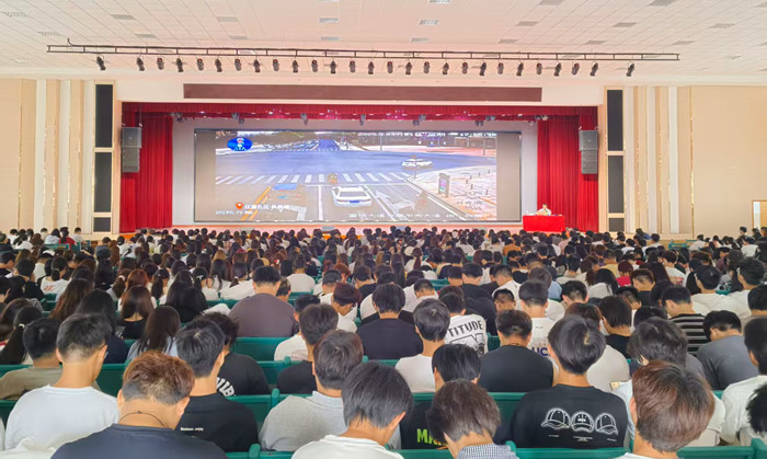 7847ce621327ed901b7c619a89cac606.jpg 安全讲座_副本.jpg